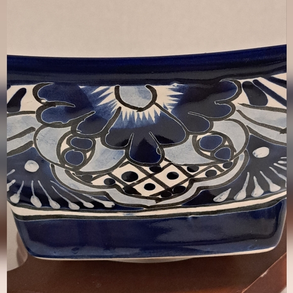 Folk Art Pottery Bowl Mexico, triangle shape. - Picture 5 of 8